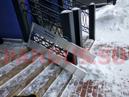 Алюминиевый откидной пандус с абразивным покрытием